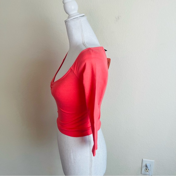NWT Forever 21 Coral Off Shoulder Bardot Ruched Front Knit 3/4 Sleeve Crop Top - Picture 2 of 7